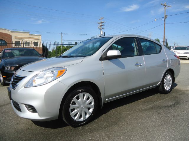 Nissan Versa 2012 photo 1