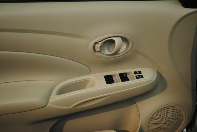 Nissan Versa 2012 photo 13