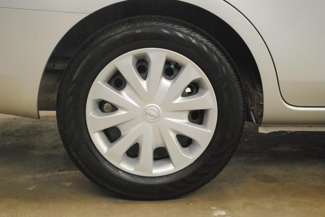 Nissan Versa 2012 photo 14