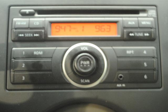 Nissan Versa 2012 photo 7