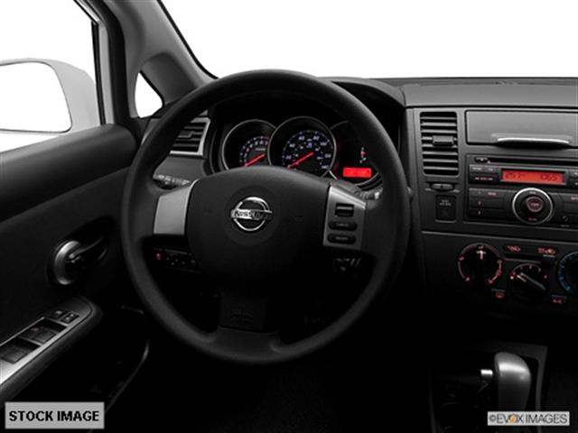 Nissan Versa 2012 photo 1