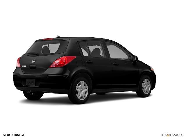 Nissan Versa 2012 photo 3