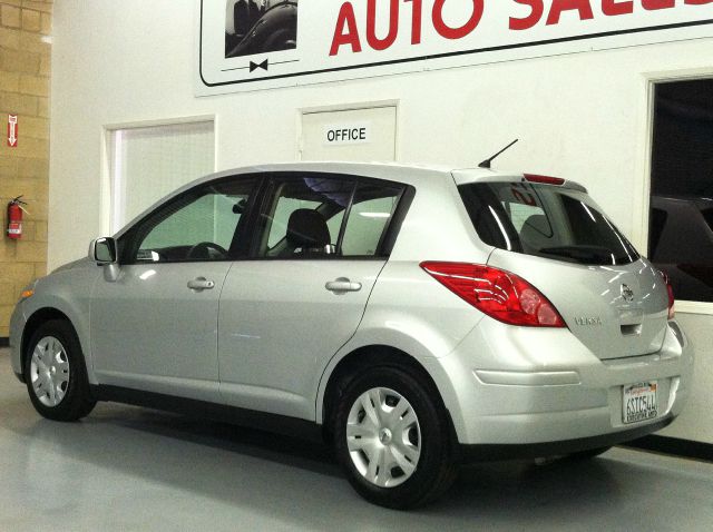 Nissan Versa 2012 photo 1