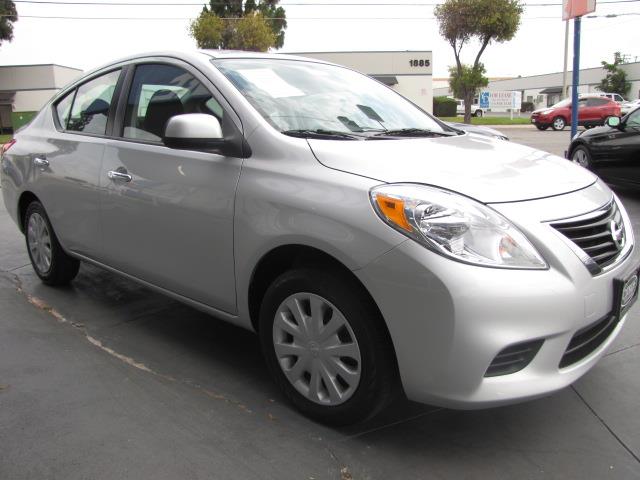 Nissan Versa 2012 photo 1