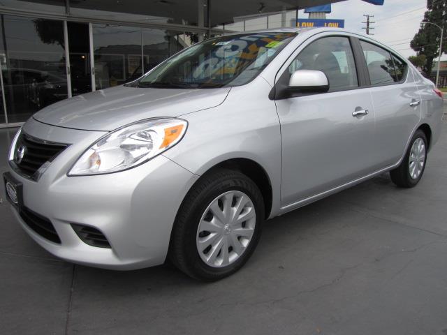Nissan Versa 2012 photo 3