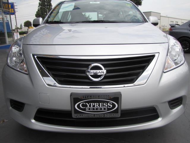 Nissan Versa 2012 photo 4