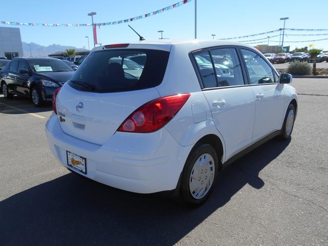 Nissan Versa 2012 photo 1