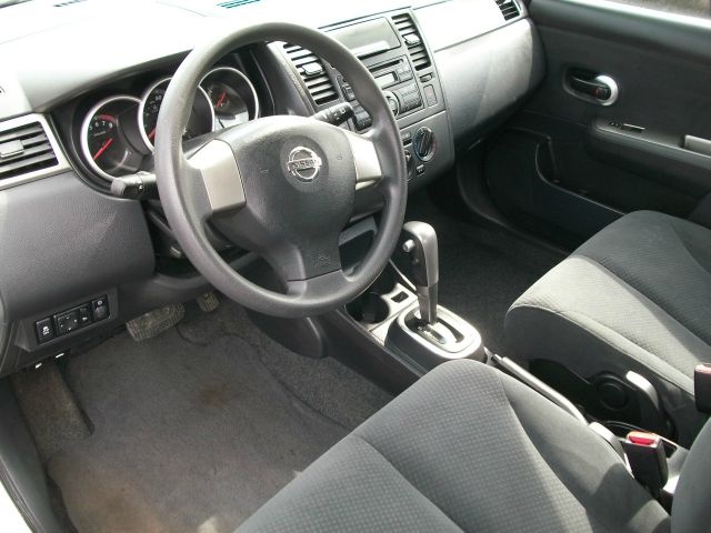 Nissan Versa 2012 photo 1