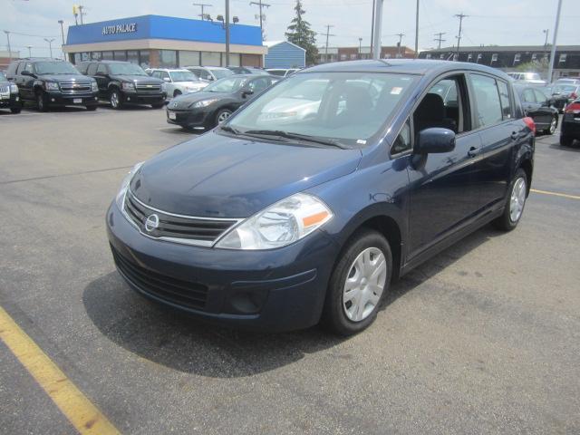 Nissan Versa 2012 photo 3