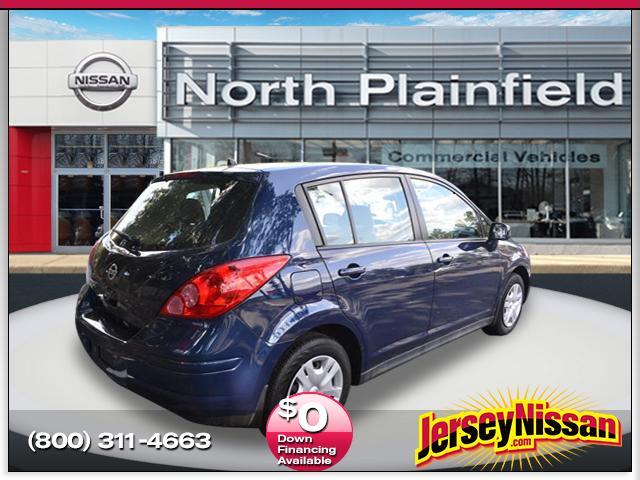 Nissan Versa 2012 photo 2