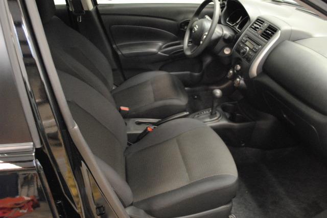 Nissan Versa 2012 photo 10