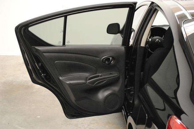 Nissan Versa 2012 photo 12