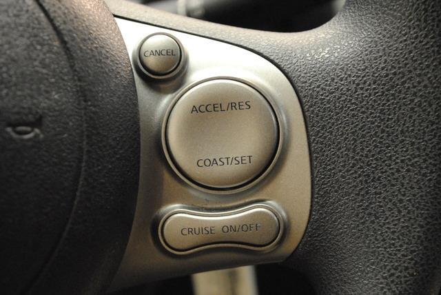 Nissan Versa 2012 photo 18