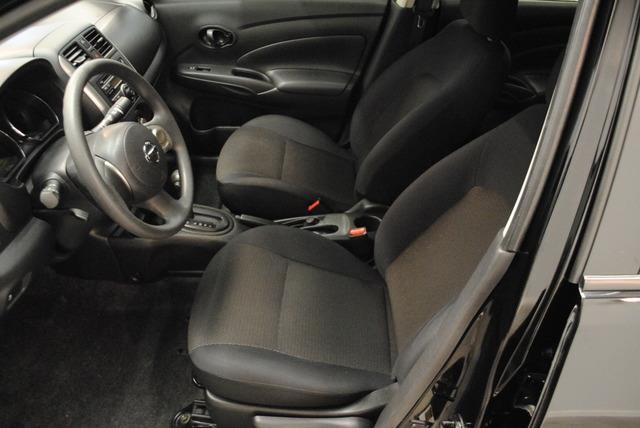 Nissan Versa 2012 photo 4