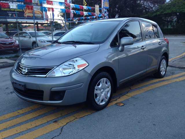 Nissan Versa 2012 photo 4
