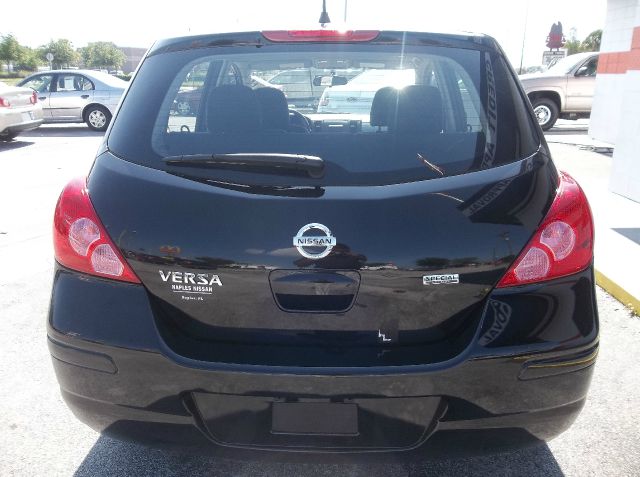 Nissan Versa 2012 photo 11