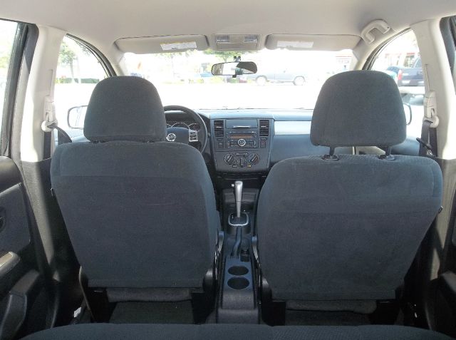 Nissan Versa 2012 photo 5