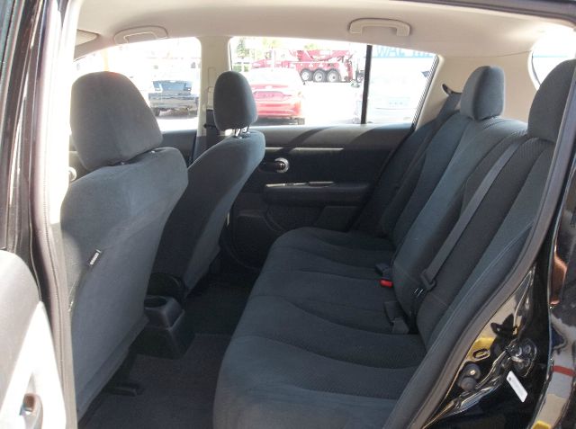 Nissan Versa 2012 photo 7