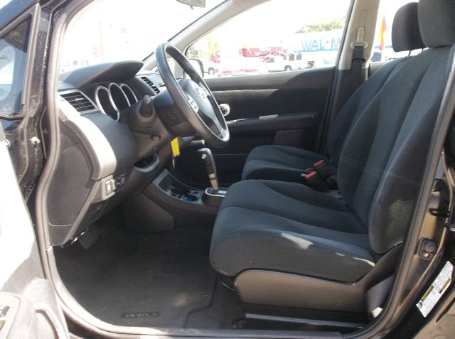 Nissan Versa 2012 photo 8