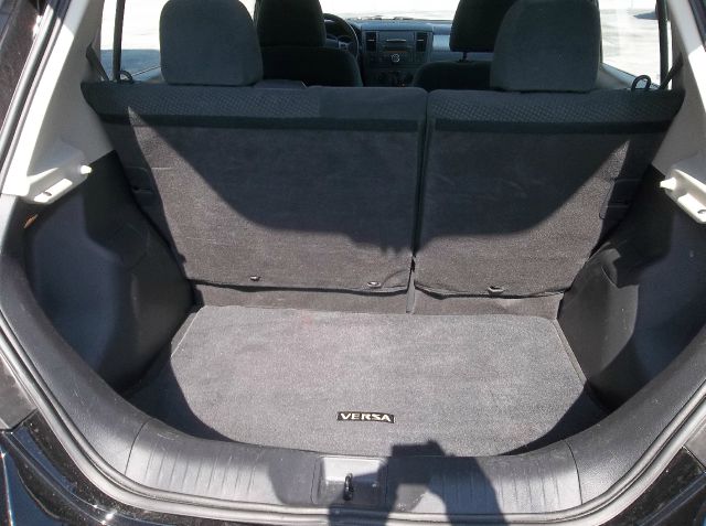 Nissan Versa 2012 photo 9