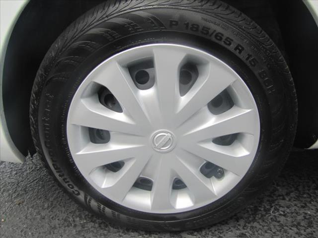 Nissan Versa 2012 photo 11