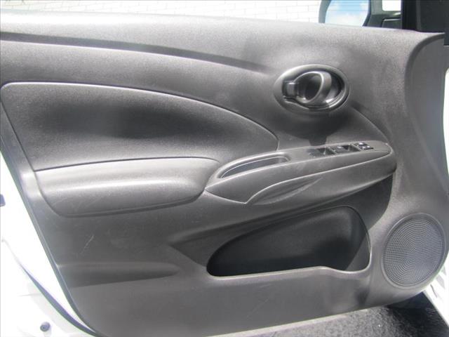 Nissan Versa 2012 photo 7