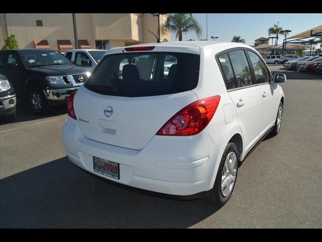 Nissan Versa 2012 photo 5