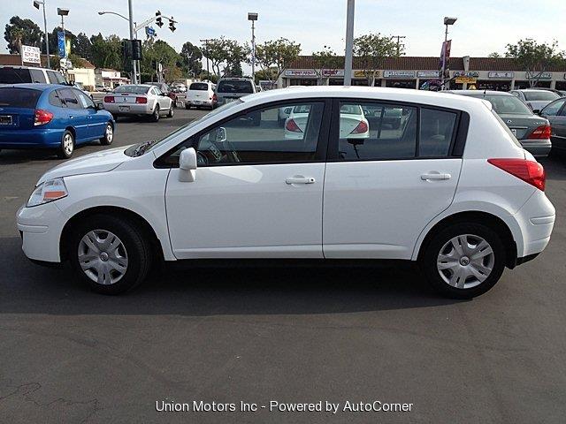 Nissan Versa Unknown Hatchback