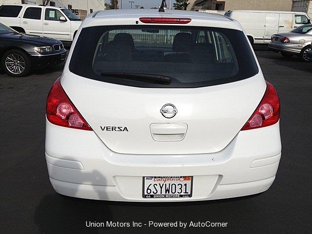 Nissan Versa 2012 photo 3