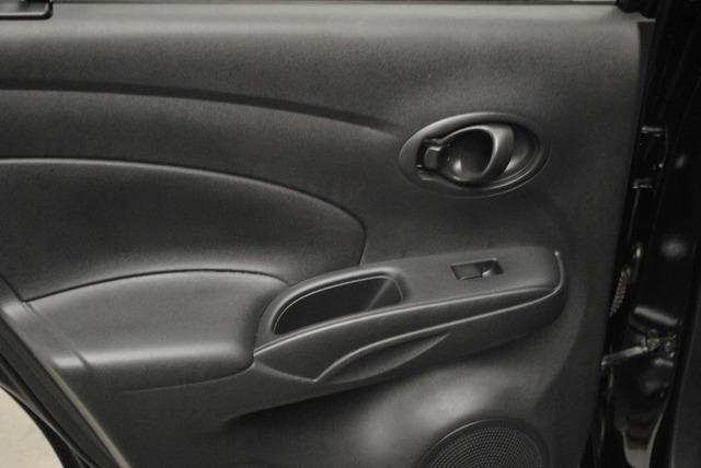 Nissan Versa 2012 photo 11