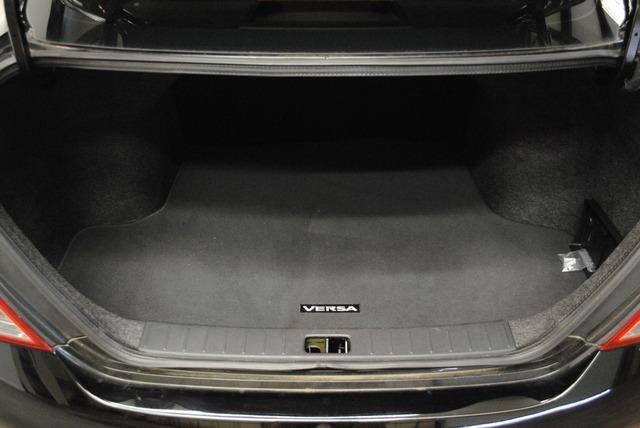 Nissan Versa 2012 photo 15