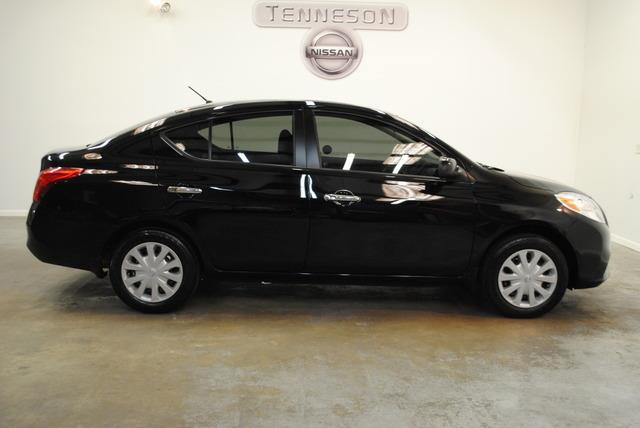 Nissan Versa 2012 photo 25