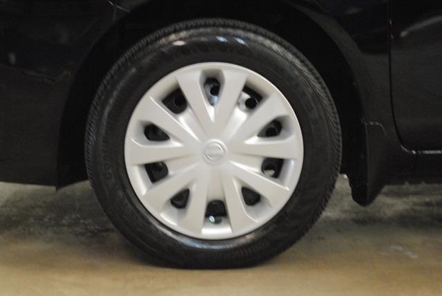 Nissan Versa 2012 photo 8