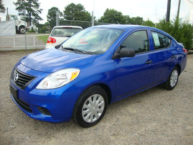 Nissan Versa 2013 photo 3