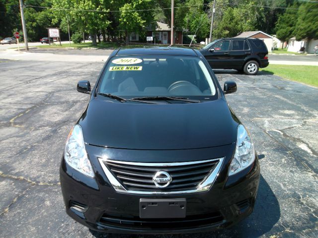 Nissan Versa 2013 photo 3