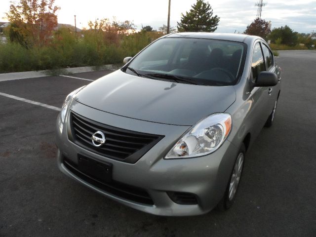 Nissan Versa 2013 photo 4