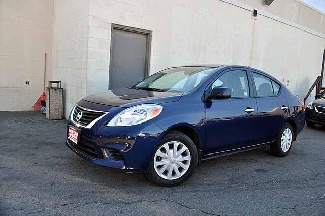 Nissan Versa 2013 photo 4