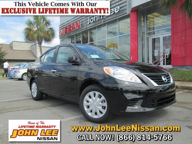 Nissan Versa 2014 photo 1