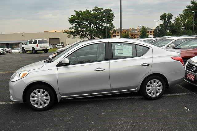 Nissan Versa 2014 photo 1