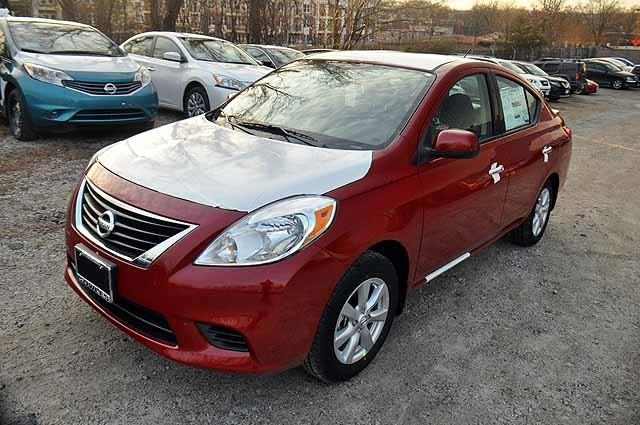 Nissan Versa 2014 photo 4