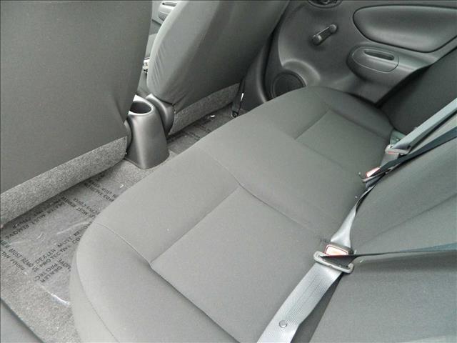 Nissan Versa 2014 photo 3