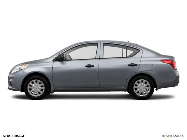 Nissan Versa 2014 photo 2