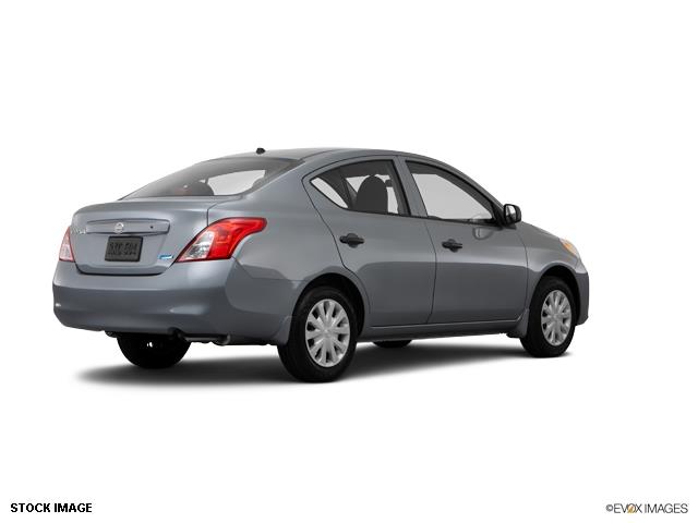 Nissan Versa 2014 photo 3