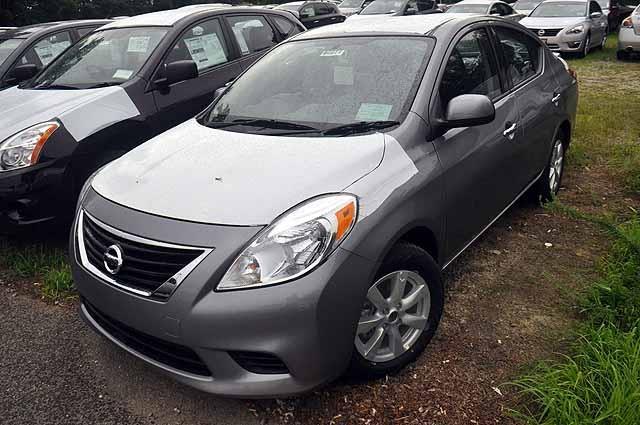 Nissan Versa 4.6L Eddie Bauer Sedan