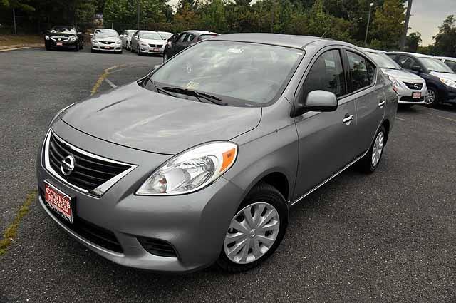 Nissan Versa 2014 photo 2
