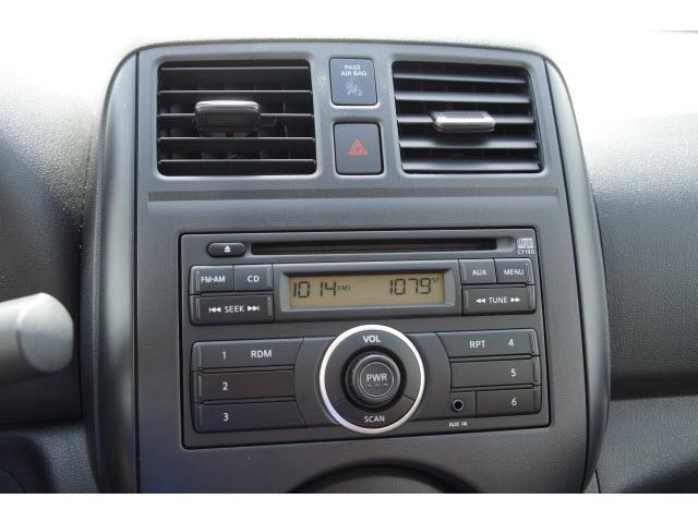 Nissan Versa 2014 photo 2