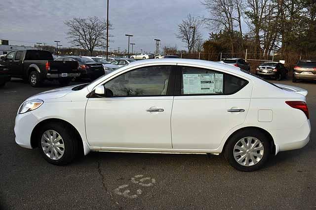 Nissan Versa 2014 photo 3