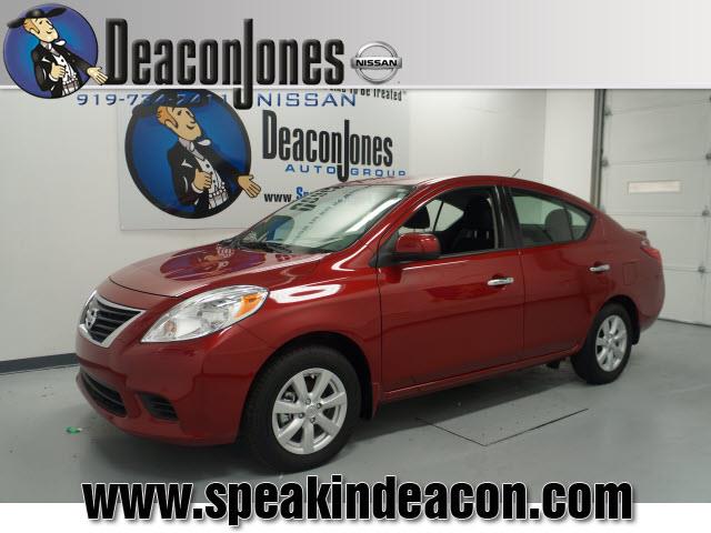 Nissan Versa 2014 photo 3