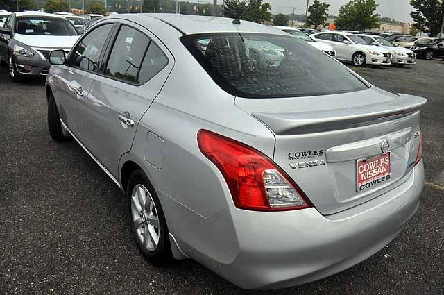 Nissan Versa 2014 photo 4