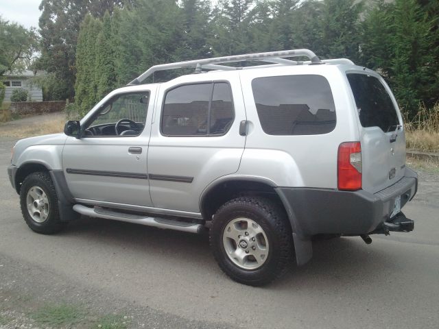 Nissan Xterra 2000 photo 2